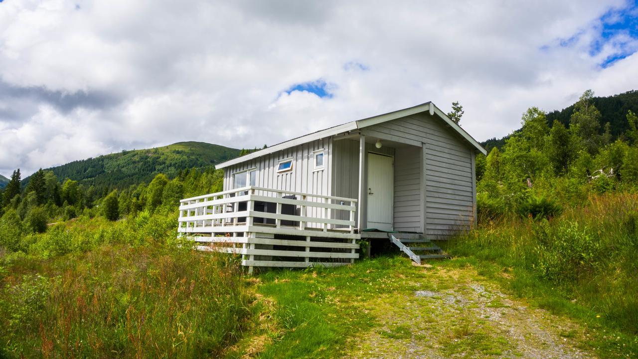 Smordal Hytteutleie Og Camping Nordfjordeid Exterior photo